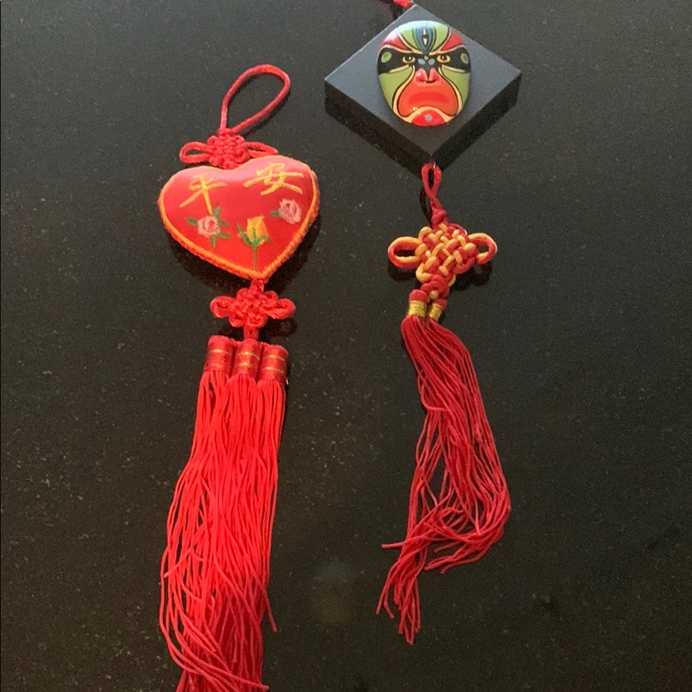 Red Knot Tassel Decor set of 2